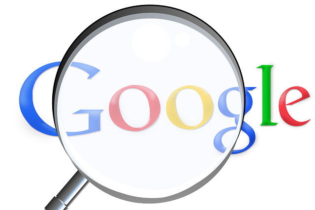 zvětšovací sklo a google